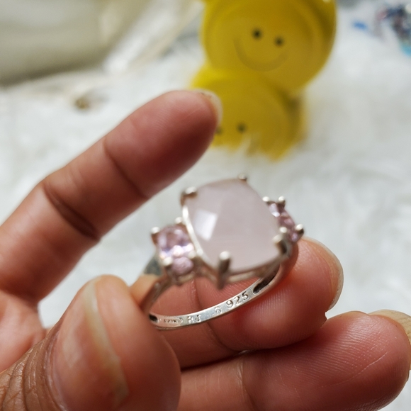 Sterling Silver Gorgeous Rose Quartz Ring - Picture 3 of 6